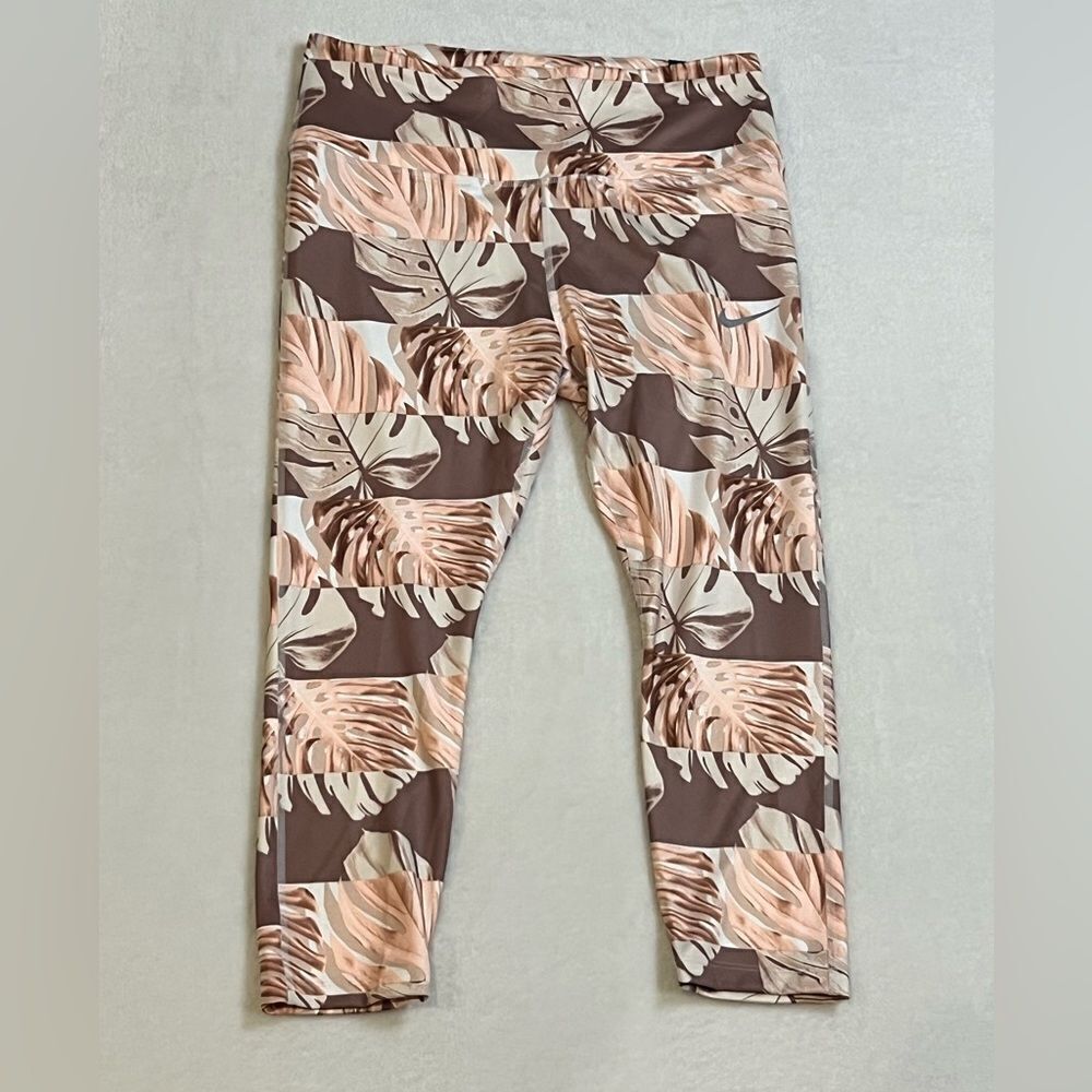 NWT Nike Tropical Print High Rise Crop Leggings - Size XL